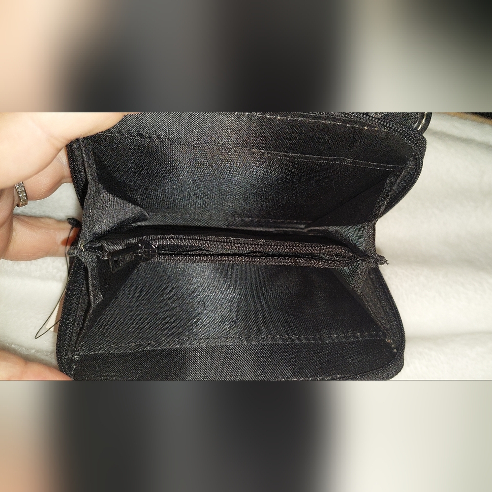 Aigner Wallet. Nwt Smoke Free Home Black. - Picture 4 of 7